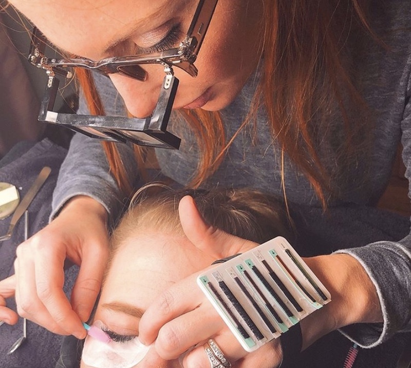 Lash artist at work
